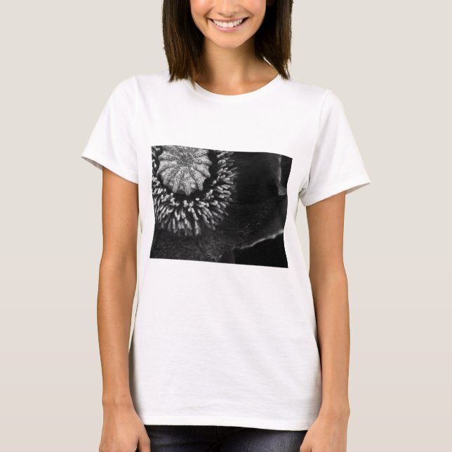 BW-Mohnblume T-Shirt (Vorderseite)