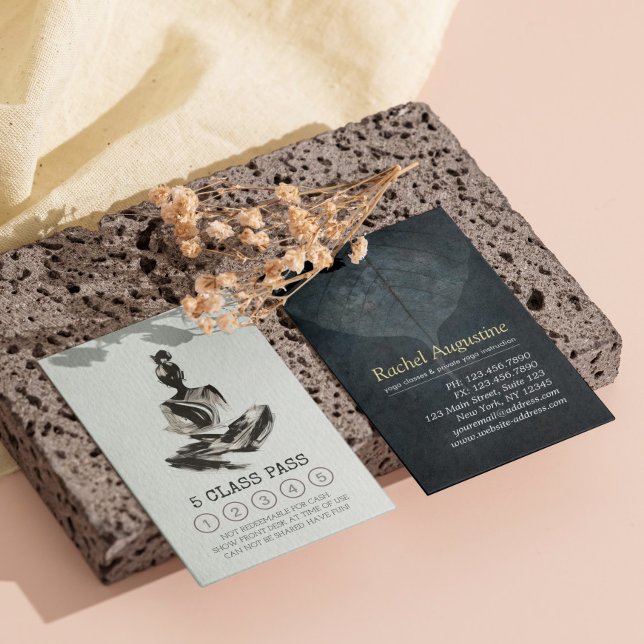 BW Yoga Instructor Brushstrokes Class Pass Loyalit Treuekarte (Von Creator hochgeladen)