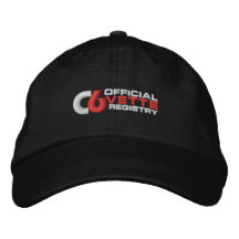 C6VR Logo Stickerei mit dunklem Farbhut