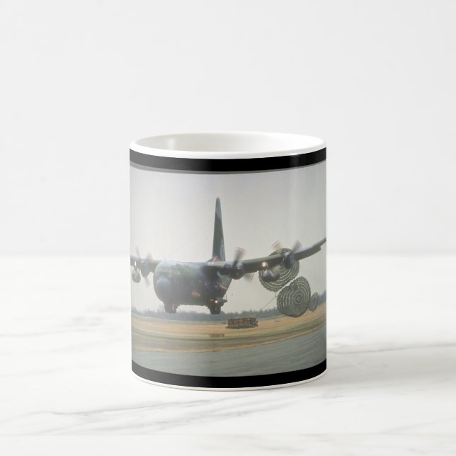 C-130 Herkules LAPES cargo_Military Flugzeuge Kaffeetasse (Mittel)
