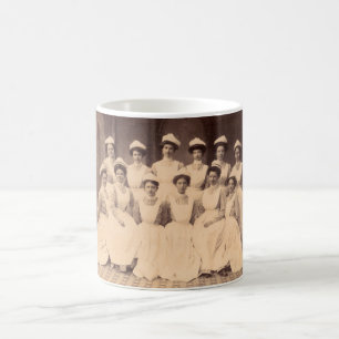 ca. 1914 Absolventen der Krankenpflegerschule Tasse