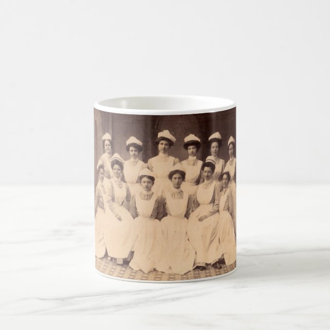 ca. 1914 Absolventen der Krankenpflegerschule Tasse (Mittel)