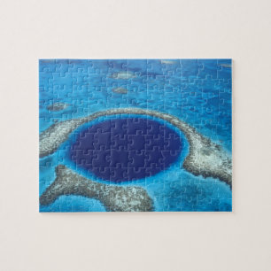 CA, Belize. Luftansicht des Blue Hole (Durchmesser Puzzle