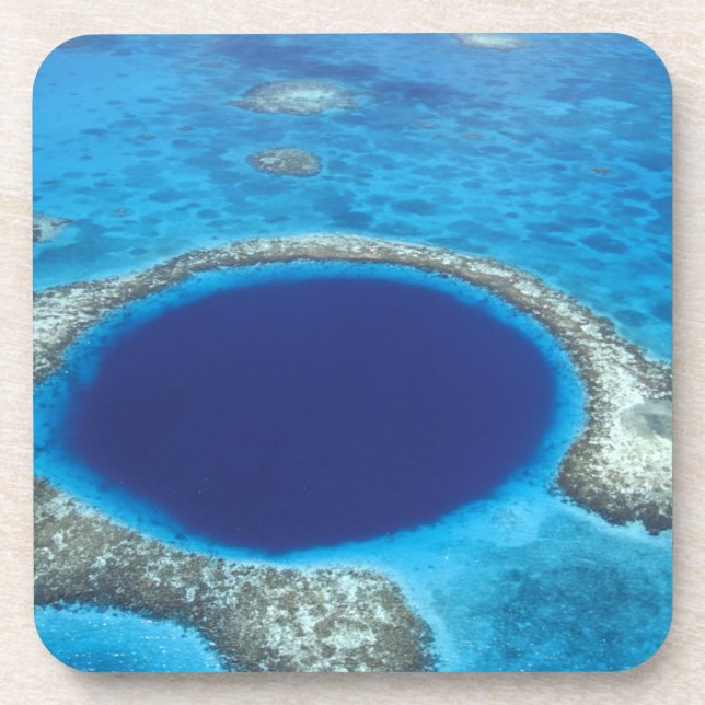CA, Belize. Luftbild des Blauen Loch (Durchmesser) Getränkeuntersetzer (Vorderseite)