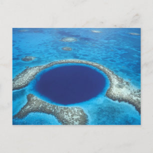 CA, Belize. Luftbild des Blauen Lochs (Durchmesser Postkarte