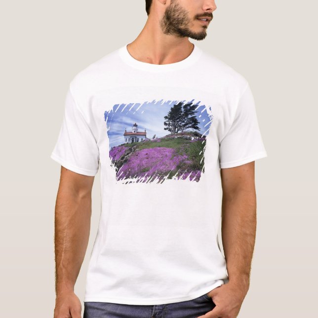 CA, Crescent City, Battery Point Leuchtturm mit T-Shirt (Vorderseite)