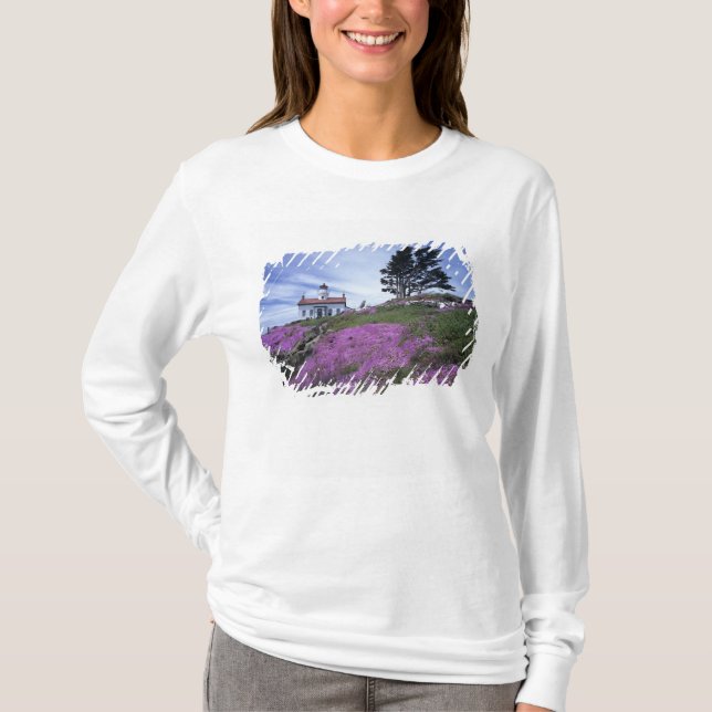 CA, Crescent City, Battery Point Leuchtturm mit T-Shirt (Vorderseite)