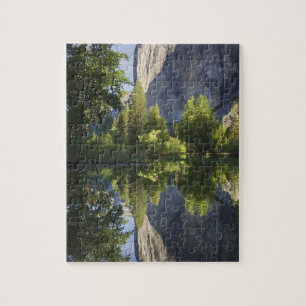 CA, Yosemite NP, El Capitan spiegelt sich im Merce Puzzle