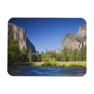 CA, Yosemite NP, Valley view with El Capitan, Magnet