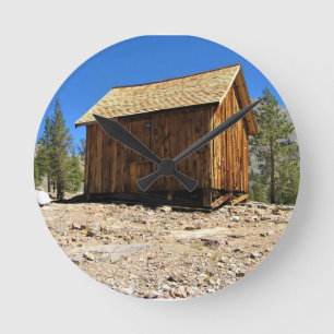 Cabin at Bennettville, Tioga Pass, CA Runde Wanduhr