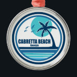 Cabretta Beach Georgia Palm Tree Birds Ornament Aus Metall<br><div class="desc">Wie der Driftwood Beach auf der nahegelegenen Jekyll Island ist Cabretta Beach Georgia mit gebleicht angelegten Zweigen,  Wurzeln und Baumstämmen übersät,  die durch Erosion verloren gegangen sind. Dieser malerische Strand ist ein Muss für Fotografen und Strandurlauber,  die einen ruhigen Sandstrand suchen.</div>