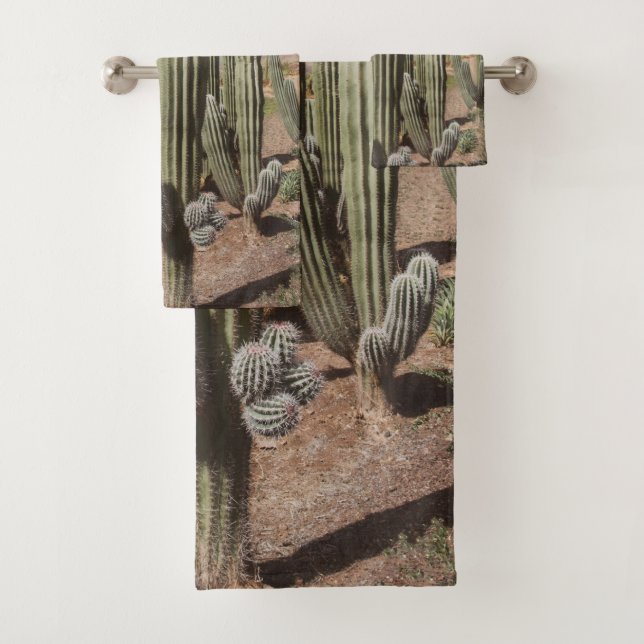 Cactus Oasis #1 #wall #decor #art  Badhandtuch Set (Insitu)