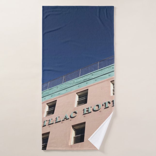 CADILLAC HOTEL GEBÄUDE BADEHANDTUCH (Badehandtuch)