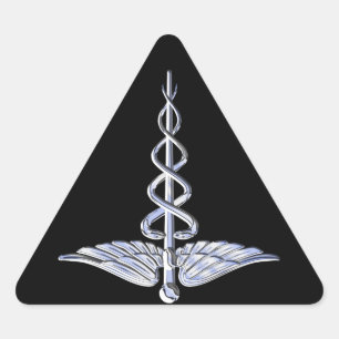 Caduceus Medical Symbol auf schwarz Dreieckiger Aufkleber