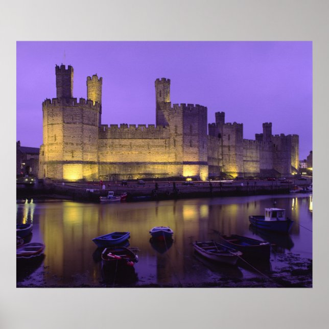 Caernarfon Castle, at Night, Gwynedd, Wales Poster (Vorne)