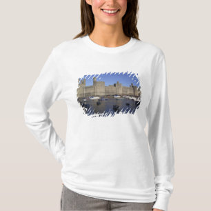 Caernarfon Castle, Gwynedd, Wales (RF) T-Shirt