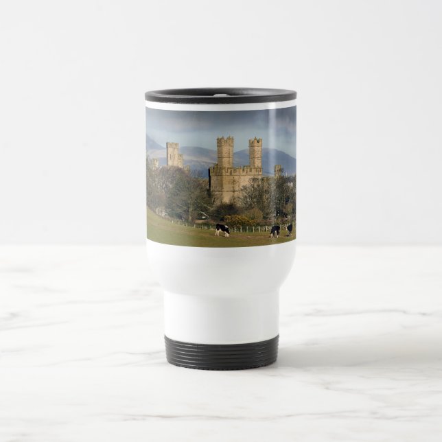 Caernarfon Schloss Wales Travel Mugs. Reisebecher (Mittel)