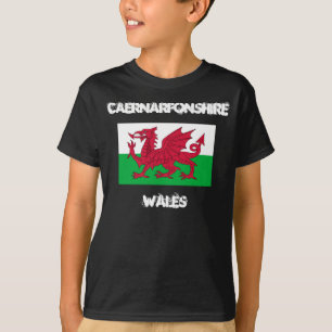 Caernarfonshire, Wales mit walisischer Flagge T-Shirt