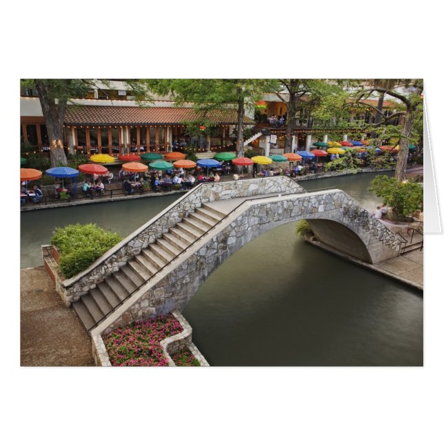 Café im Freien entlang Fluss Walk und Brücke über  (Vorderseite (Horizontal))