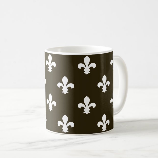 Café Mocha Neutral Fleur de Lys Kaffeetasse (VorderseiteRechts)