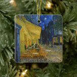 Café Terrasse | Vincent van Gogh Keramikornament<br><div class="desc">Cafe Terrace at Night (1888) von Vincent van Gogh ist eine helle und ikonische Darstellung eines gemütlichen Cafés im Freien in Arles, Frankreich, unter einem Sternenhimmel des Abends. Das lebhafte gelbe Glühen des Cafés kontrastiert wunderbar mit dem tiefblauen Blau der Nacht und schafft ein warmes, einladendes Ambiente. Van Gogh’s ausdrucksvolle...</div>