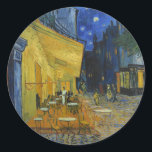 Café Terrasse | Vincent van Gogh Runder Aufkleber<br><div class="desc">Cafe Terrace at Night (1888) von Vincent van Gogh ist eine helle und ikonische Darstellung eines gemütlichen Cafés im Freien in Arles, Frankreich, unter einem Sternenhimmel des Abends. Das lebhafte gelbe Glühen des Cafés kontrastiert wunderbar mit dem tiefblauen Blau der Nacht und schafft ein warmes, einladendes Ambiente. Van Gogh’s ausdrucksvolle...</div>