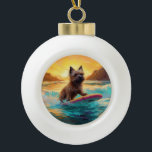 Cairn Terrier Beach Surfmalerei Keramik Kugel-Ornament<br><div class="desc">Tauchen Sie ein in die spielerische Welt des Kaninchen-Abenteuers mit diesem faszinierenden Bild. Ein gepflegter Hund geht zu den Wellen und reitet geschickt auf einem sonnengeküssten Strand. Das lebendige Kunstwerk vereint wunderbar das Wesentliche der Erregung am Strand, während der Hund furchtlos auf den Wellen reitet und den Geist von Spaß...</div>