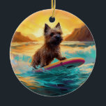 Cairn Terrier Beach Surfmalerei Keramik Ornament<br><div class="desc">Tauchen Sie ein in die spielerische Welt des Kaninchen-Abenteuers mit diesem faszinierenden Bild. Ein gepflegter Hund geht zu den Wellen und reitet geschickt auf einem sonnengeküssten Strand. Das lebendige Kunstwerk vereint wunderbar das Wesentliche der Erregung am Strand, während der Hund furchtlos auf den Wellen reitet und den Geist von Spaß...</div>