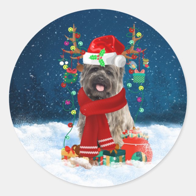 Cairn Terrier Dog in Snow mit Weihnachtsgeschenken Runder Aufkleber (Vorderseite)