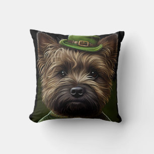 Cairn Terrier Hund in St. Patrick's Day Dress Kissen
