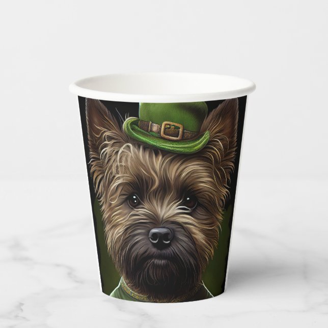Cairn Terrier Hund in St. Patrick's Day Dress Pappbecher (Vorderseite)