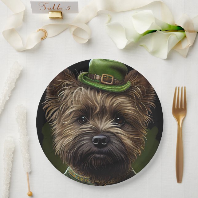 Cairn Terrier Hund in St. Patrick's Day Dress Pappteller (Hochzeit)