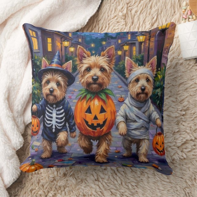 Cairn Terrier Trick-oder-Treating Halloween-Kostüm Kissen (Decke)
