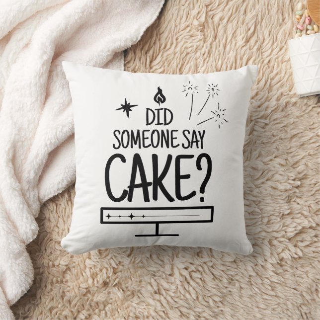 Cake Lover Quote Minimal Black Typography White Kissen (Decke)