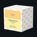 Calendula Marigold Wildblume Bath Bomb Box Geschenkschachtel<br><div class="desc">Die Badebombe der Calendula-Wildblume für die hausgemachten, handgefertigten Badezimmerbäder mit Marigold- oder Calendula-Infusion oder Duftmischungen. Vollständig anpassbar, sodass es für jeden Duft oder Geschmack verwendet werden kann - nicht nur für Calendula. Benutzen Sie Ihr eigenes Hintergrundmuster und/oder Ihre Grafik im Kreis, ändern Sie den 'Namen' Ihrer Seife oder Ihres Geschenks,...</div>