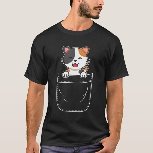 Calico Cat Kitten in Pocket T-Shirt (Vorderseite)
