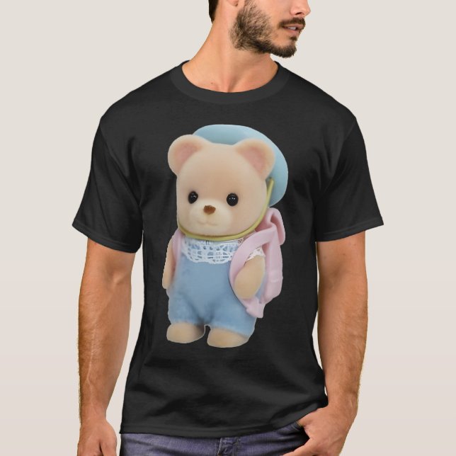 Calico Critters Bear mit Rucksack T-Shirt (Vorderseite)