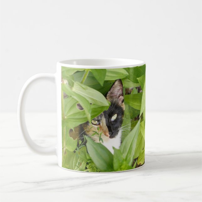Calico Katze in den Zinnien Kaffeetasse (Links)