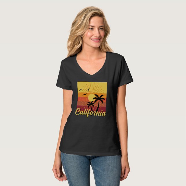 California Design - Women's Basic V-Neck T - Shirt (Vorderseite Vollansicht)