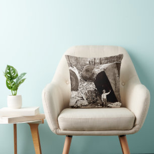 California Lumberjacks Next to Fallen Redwood 1910 Kissen