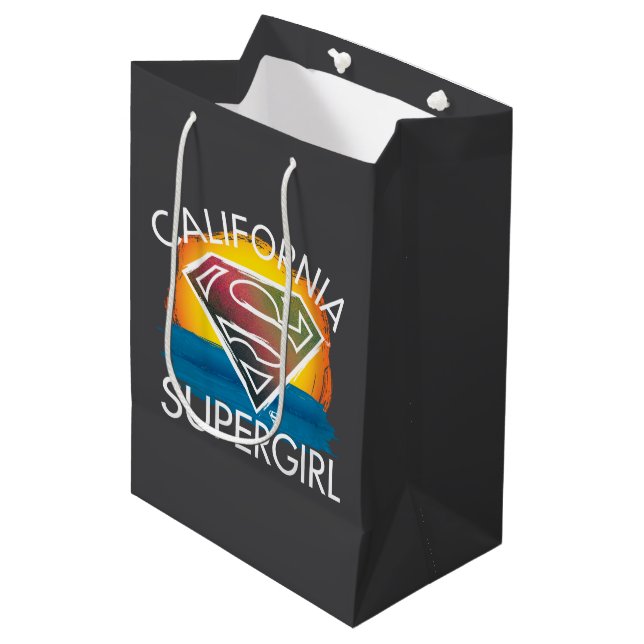 California Supergirl Sunset Graphic Mittlere Geschenktüte (Vorderseite Schrägansicht)