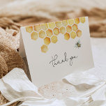 CALLA Honey Bee Danke-Card Dankeskarte<br><div class="desc">Die belebte Calla Collection ist speziell für Ihre Bienenveranstaltung konzipiert! Mit seiner bezaubernden Aquarellwabe und dem zarten Tropfhonig ist diese Kollektion so süß wie möglich. Egal ob Sie eine bezaubernde Babydusche für Hummeln oder eine andere fröhliche Feier planen, die Calla Collection verleiht Ihrer Veranstaltungsdekoration eine zusätzliche Touch an Süße und...</div>