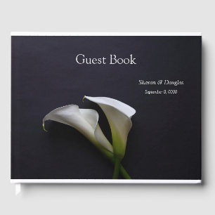 Calla liegt auf dunklem Hintergrund Gästebuch