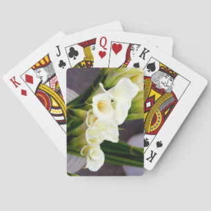 Calla Lilie spielt Karten Spielkarten