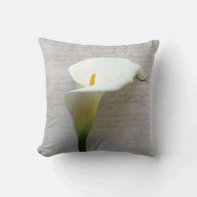 Calla liliy auf Handschrifts-Wurfskissen Kissen (Vorderseite)