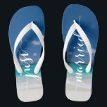 Calligrafy Beach nur verheiratet Hochzeit Flip Flo Flip Flops<br><div class="desc">Kalligrafischer Strand Just Married Hochzeitsfeier Flip Flops mit breiten Gurten</div>