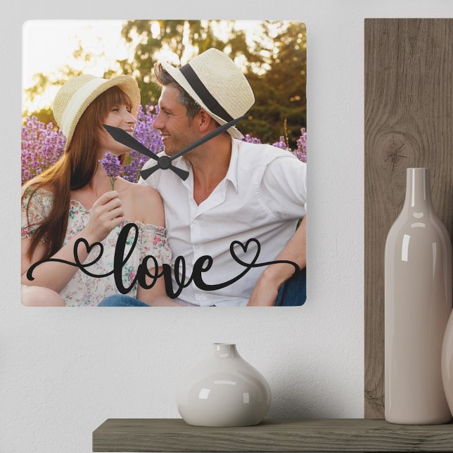 Calligraphie von Couple Foto Liebe und Herz Quadratische Wanduhr (Single square photo, minimal picture clock with "love" handlettered with love hearts)