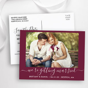 Calligraphy Getting Heiried Save the Date Burgundy Postkarte
