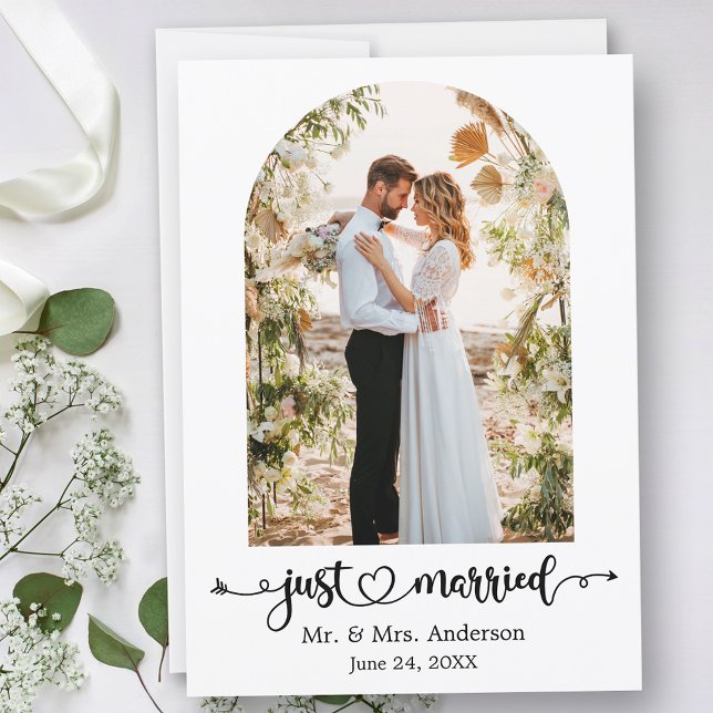 Calligraphy Heart Just Married Arch Wedding Ankündigung (Customize to change your personalized text size, text style or to add text to back of card.)