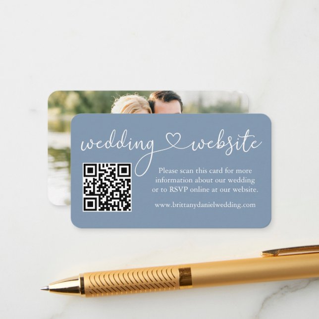 Calligraphy Heart Wedding Web QR Foto Dusty Blue Begleitkarte (Vorderseite/Rückseite Beispiel)